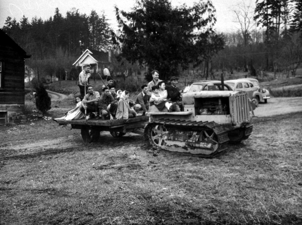 自宅自宅に戻る日系家族　（1945年、ワシントン州シアトル）に戻る日系家族　（1945年）
