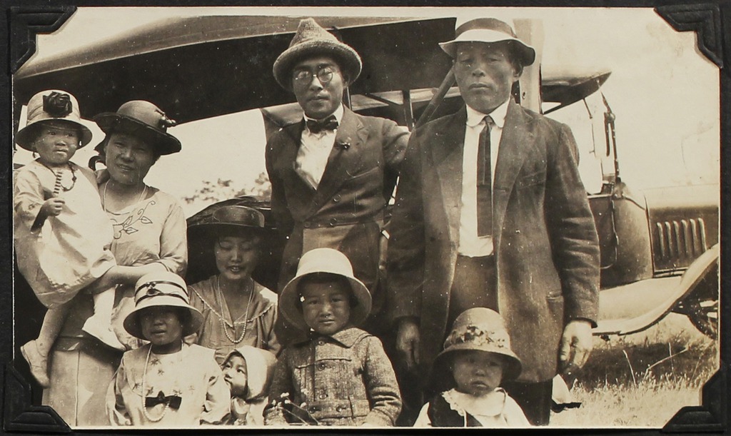 日系人家族　（1923年、オレゴン州フッドリバー）