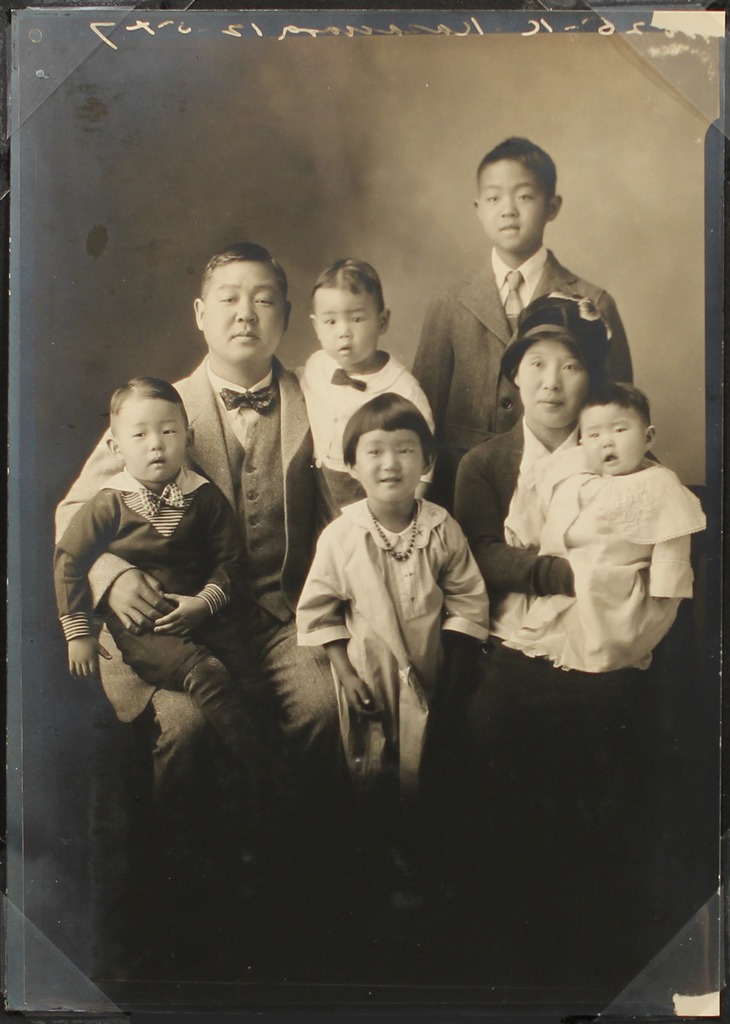 日系人家族　（1928年、オレゴン州フッドリバー）