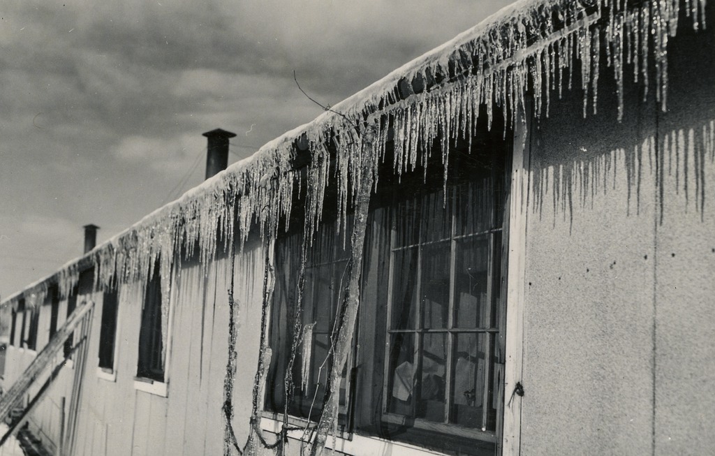 収容所の冬のバラック小屋　（1944年、コロラド州グラナダ）