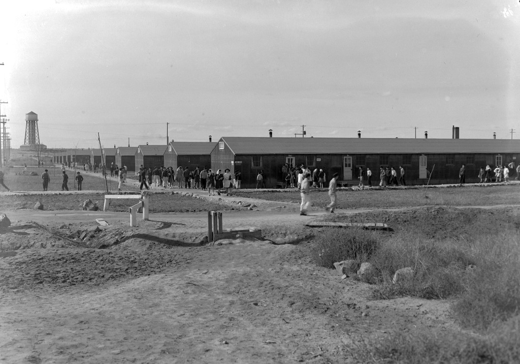 収容所内の学校　（1943年、アイダホ州ミニドカ）